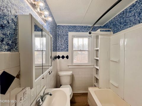 Tiny photo for 3817 Burton Avenue, Toledo, OH 43612 (MLS # 10009951)