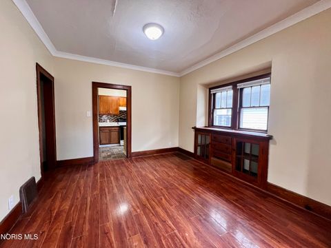Tiny photo for 3817 Burton Avenue, Toledo, OH 43612 (MLS # 10009951)
