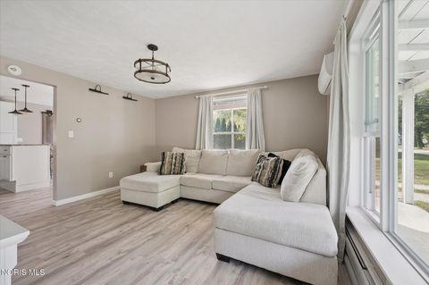 Tiny photo for 127 Bierley Avenue, Pemberville, OH 43450 (MLS # 10004125)