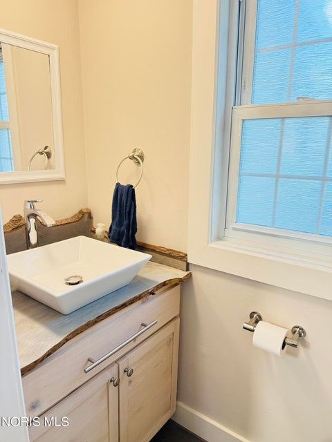 Tiny photo for 4028 W Laskey Road, Toledo, OH 43623 (MLS # 10012685)