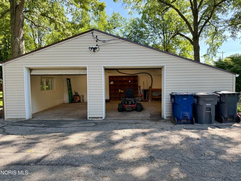 Tiny photo for 4028 W Laskey Road, Toledo, OH 43623 (MLS # 10012685)