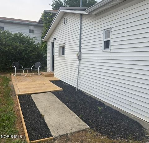 Tiny photo for 201 E Maple Street, Liberty Center, OH 43532 (MLS # 10011053)