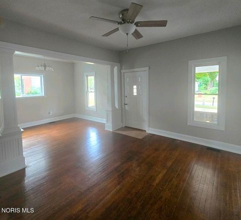 Tiny photo for 201 E Maple Street, Liberty Center, OH 43532 (MLS # 10011053)