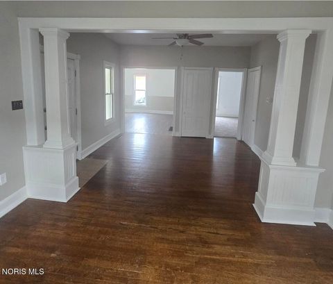 Tiny photo for 201 E Maple Street, Liberty Center, OH 43532 (MLS # 10011053)