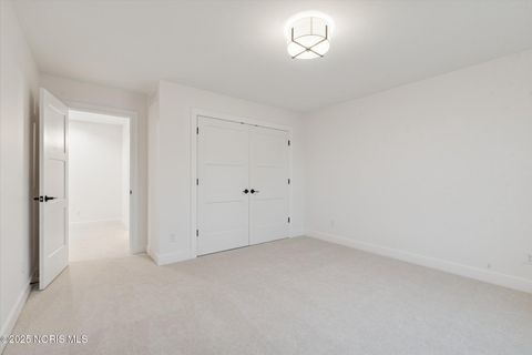Tiny photo for 995 Stoneleigh Road, Perrysburg, OH 43551 (MLS # 10000087)