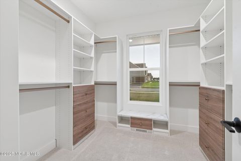 Tiny photo for 995 Stoneleigh Road, Perrysburg, OH 43551 (MLS # 10000087)