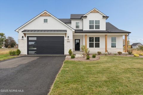 Photo of 995 Stoneleigh Road, Perrysburg, OH 43551 (MLS # 10000087)