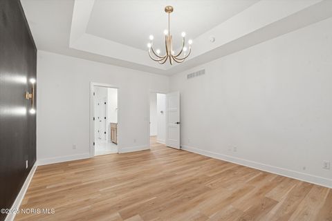 Tiny photo for 995 Stoneleigh Road, Perrysburg, OH 43551 (MLS # 10000087)