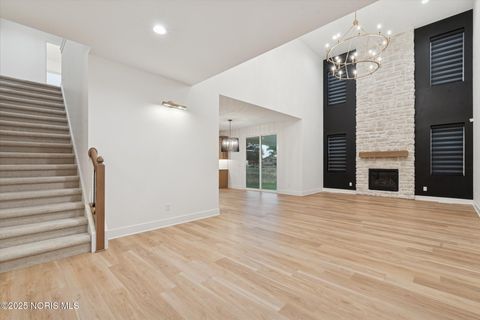 Tiny photo for 995 Stoneleigh Road, Perrysburg, OH 43551 (MLS # 10000087)