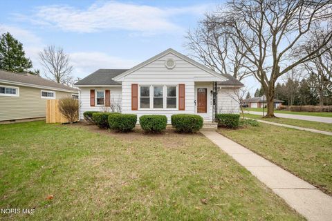 Tiny photo for 629 W Smith Street, Gibsonburg, OH 43431 (MLS # 10005594)