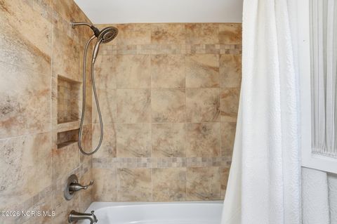 Tiny photo for 6854 Williamsburg Drive, Sylvania, OH 43560 (MLS # 10003154)