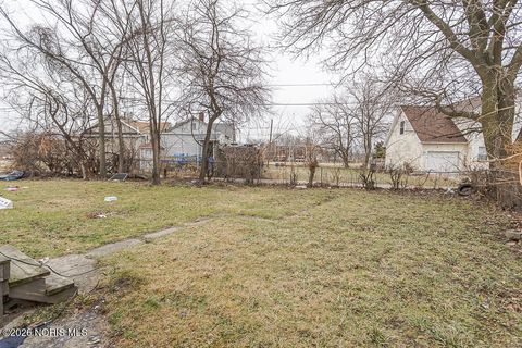 Tiny photo for 2258 Kent Street, Toledo, OH 43620 (MLS # 10002960)