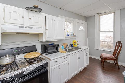 Tiny photo for 2258 Kent Street, Toledo, OH 43620 (MLS # 10002960)