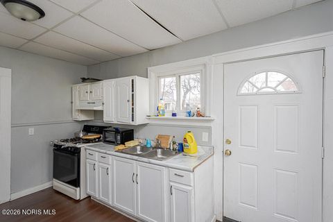 Tiny photo for 2258 Kent Street, Toledo, OH 43620 (MLS # 10002960)