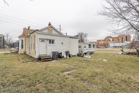 Tiny photo for 2258 Kent Street, Toledo, OH 43620 (MLS # 10002960)