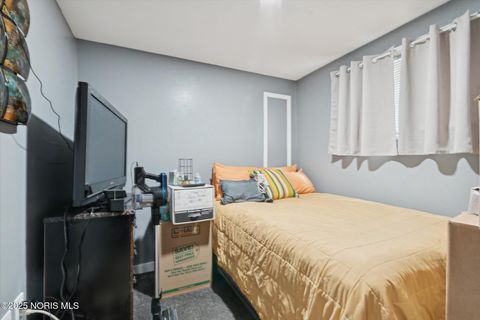 Tiny photo for 547 Church Street, Toledo, OH 43605 (MLS # 10000621)