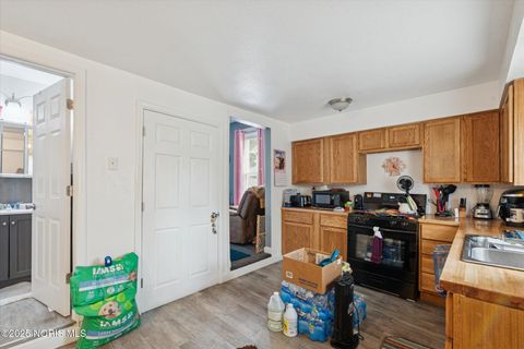 Tiny photo for 547 Church Street, Toledo, OH 43605 (MLS # 10000621)