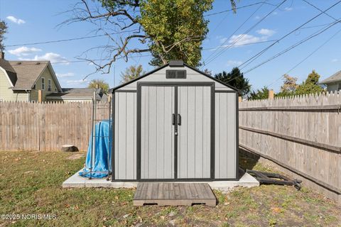 Tiny photo for 547 Church Street, Toledo, OH 43605 (MLS # 10000621)