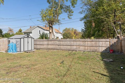 Tiny photo for 547 Church Street, Toledo, OH 43605 (MLS # 10000621)