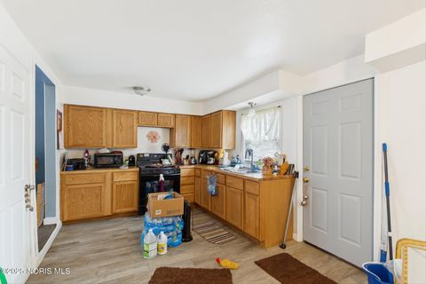 Tiny photo for 547 Church Street, Toledo, OH 43605 (MLS # 10000621)