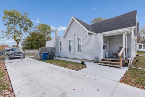 Tiny photo for 547 Church Street, Toledo, OH 43605 (MLS # 10000621)