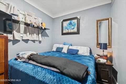 Tiny photo for 547 Church Street, Toledo, OH 43605 (MLS # 10000621)