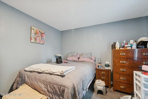 Tiny photo for 547 Church Street, Toledo, OH 43605 (MLS # 10000621)