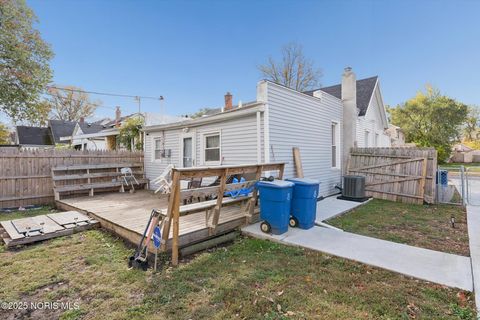 Tiny photo for 547 Church Street, Toledo, OH 43605 (MLS # 10000621)