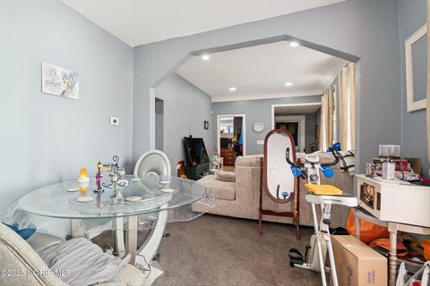 Tiny photo for 547 Church Street, Toledo, OH 43605 (MLS # 10000621)