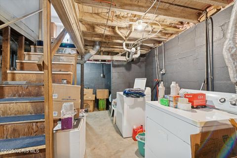 Tiny photo for 547 Church Street, Toledo, OH 43605 (MLS # 10000621)