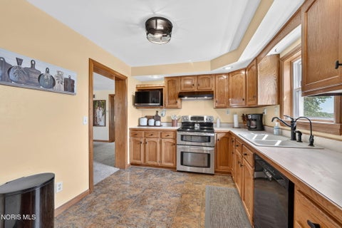 Tiny photo for 21143 County Road 216, Fostoria, OH 44830 (MLS # 10012643)