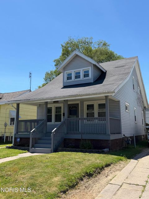 Photo of 4405 Fairview Drive, Toledo, OH 43612 (MLS # 10008476)