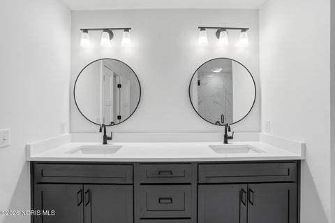 Tiny photo for 140 Barton Creek Drive, Perrysburg, OH 43551 (MLS # 10005649)