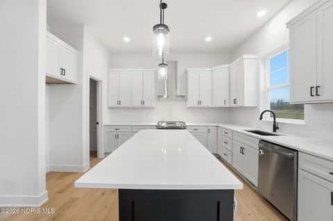 Tiny photo for 140 Barton Creek Drive, Perrysburg, OH 43551 (MLS # 10005649)