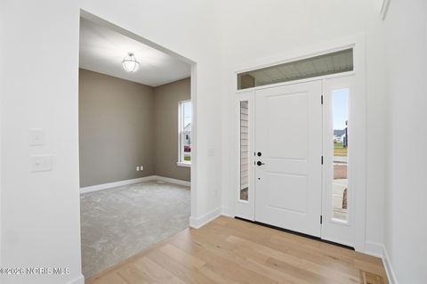 Tiny photo for 140 Barton Creek Drive, Perrysburg, OH 43551 (MLS # 10005649)