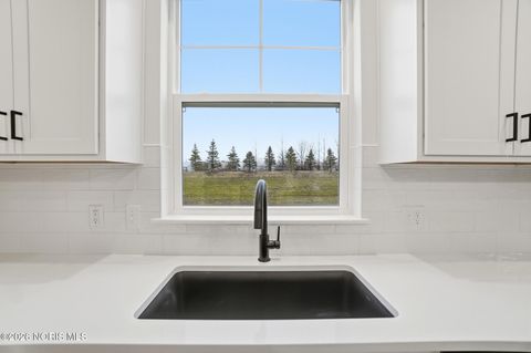 Tiny photo for 140 Barton Creek Drive, Perrysburg, OH 43551 (MLS # 10005649)