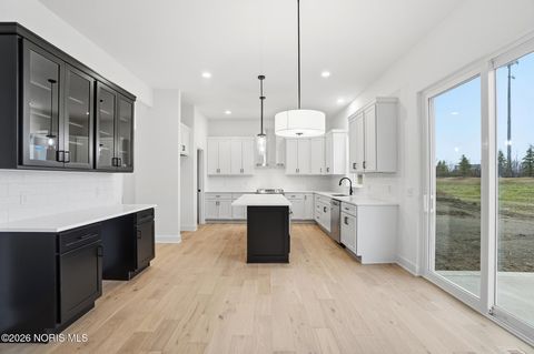 Tiny photo for 140 Barton Creek Drive, Perrysburg, OH 43551 (MLS # 10005649)