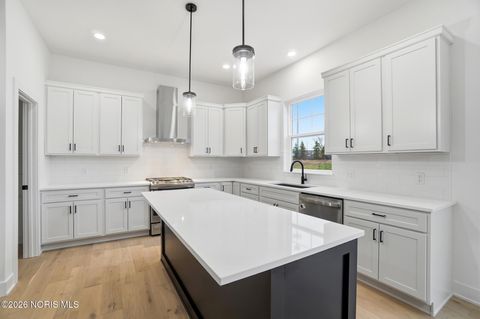 Tiny photo for 140 Barton Creek Drive, Perrysburg, OH 43551 (MLS # 10005649)