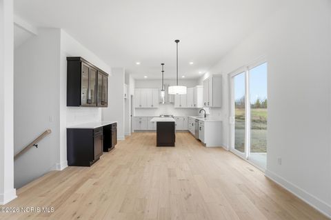 Tiny photo for 140 Barton Creek Drive, Perrysburg, OH 43551 (MLS # 10005649)