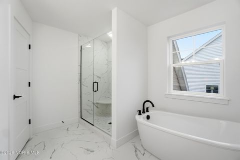 Tiny photo for 140 Barton Creek Drive, Perrysburg, OH 43551 (MLS # 10005649)