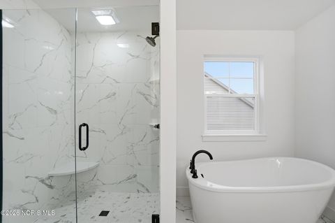 Tiny photo for 140 Barton Creek Drive, Perrysburg, OH 43551 (MLS # 10005649)