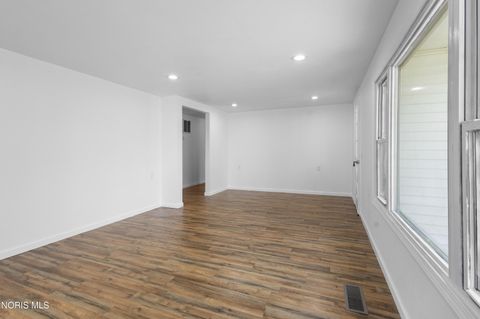 Tiny photo for 2861 Latcha Road, Millbury, OH 43447 (MLS # 10006659)