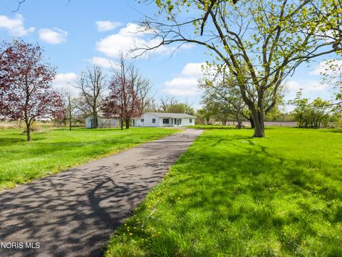 Tiny photo for 2861 Latcha Road, Millbury, OH 43447 (MLS # 10006659)