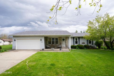 Photo of 533 Jadine Drive, Defiance, OH 43512 (MLS # 10006722)