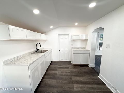 Tiny photo for 145 Whiting Avenue, Toledo, OH 43609 (MLS # 10000692)