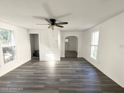 Tiny photo for 145 Whiting Avenue, Toledo, OH 43609 (MLS # 10000692)