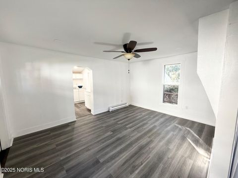 Tiny photo for 145 Whiting Avenue, Toledo, OH 43609 (MLS # 10000692)