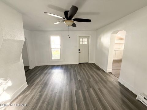 Tiny photo for 145 Whiting Avenue, Toledo, OH 43609 (MLS # 10000692)