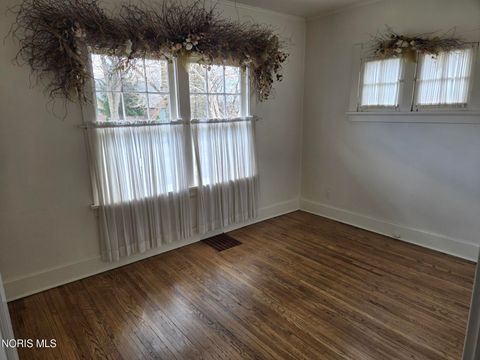 Tiny photo for 2210 River Road, Maumee, OH 43537 (MLS # 10005163)