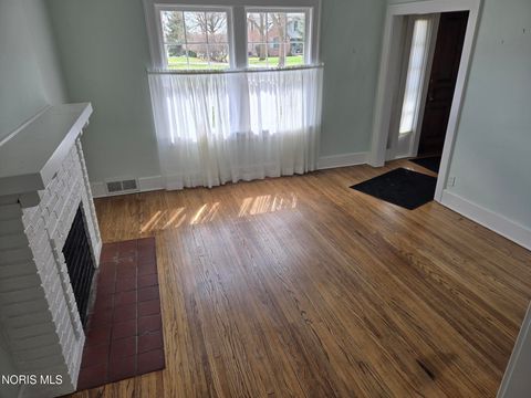 Tiny photo for 2210 River Road, Maumee, OH 43537 (MLS # 10005163)